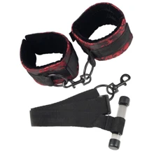 Наручники для подвешивания Scandal Over The Door Cuffs: Производитель California Exotic Novelties