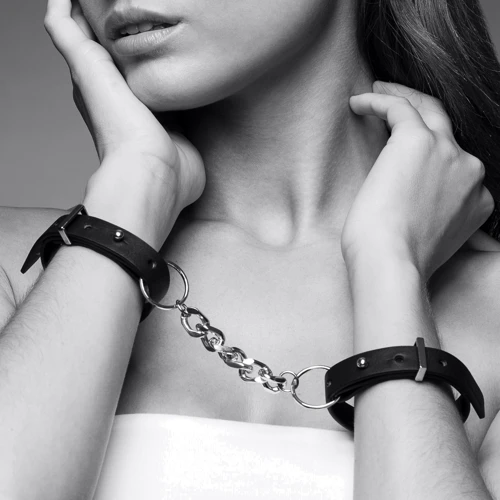 Наручники з екошкіри Bijoux Indiscrets Maze – Thin Handcuffs Black: Виробник Bijoux Indiscrets