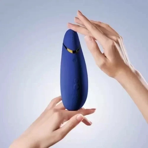 Клиторальный стимулятор Womanizer Premium blueberry: Для кого Для женщин