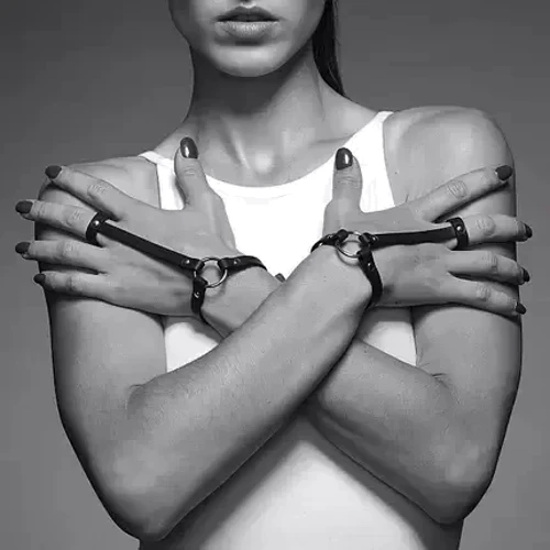 Браслети на зап'ясті та палець Bijoux Indiscrets Maze Hand Bracelet Harness Brown екокожа 2 шт: Для кого Для женщин
