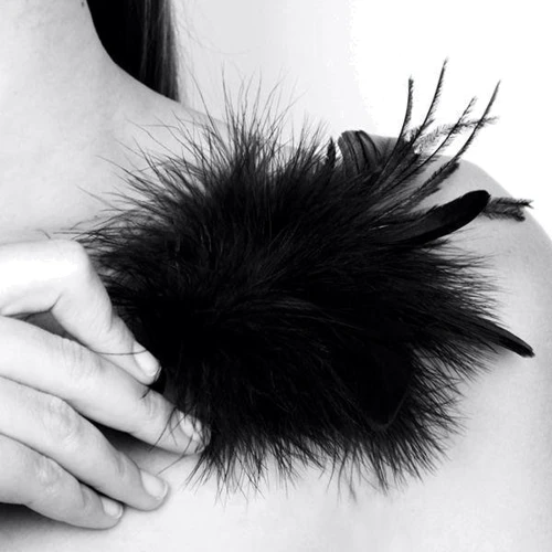 Метелочка Bijoux Indiscrets Pom Pom - feather tickler: Для кого Для женщин