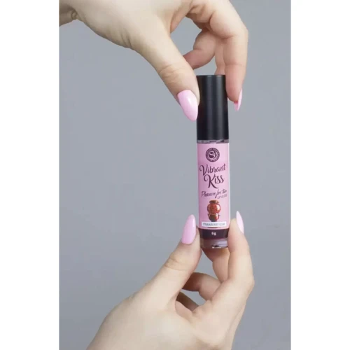 Блеск для губ с эффектом вибрации Secret Play - LIP GLOSS Vibrant Kiss Strawberry Gum, 6 грамм: Назначение Для минета